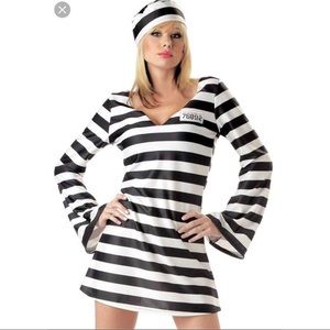 Women's inmate/prisoner/convict costume.